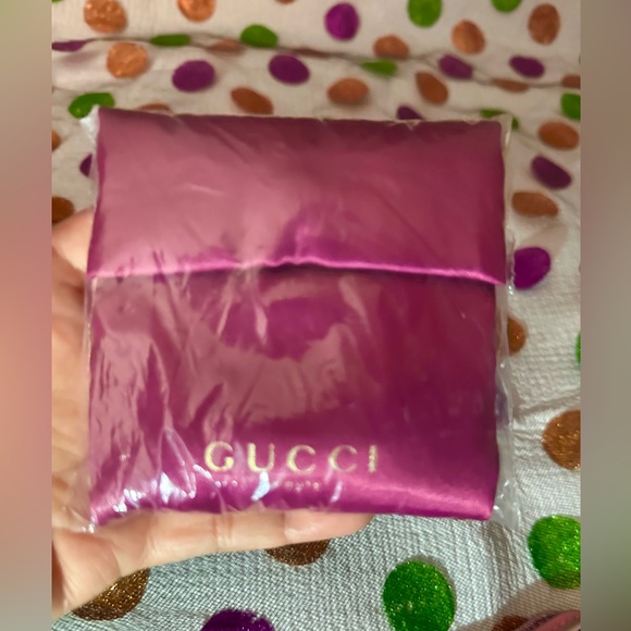 Gucci Gold Floral Beauty Double Sided Compact Mirror with Burgundy Pouch NWT - Picture 7 of 10